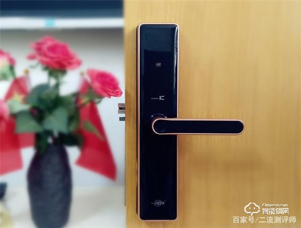 誰說老房子舊防盜門不能用指紋鎖？金指碼SK1指紋鎖來幫忙