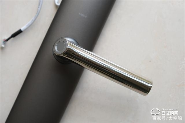 德施曼V8智能門(mén)鎖，以專業(yè)之名去守護(hù)我的家門(mén)