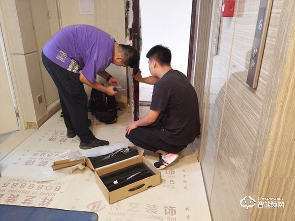 自帶貓眼遠程監(jiān)控于一體：小益X6智能鎖