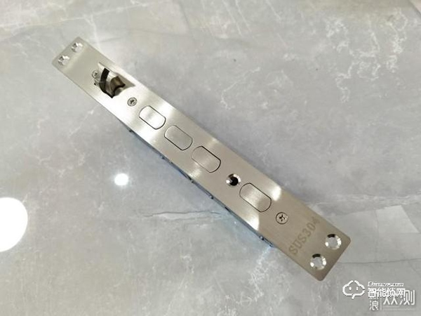 拒絕花里胡哨，德施曼小嘀Q3H智能指紋鎖體驗