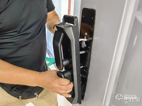 拒絕花里胡哨，德施曼小嘀Q3H智能指紋鎖體驗