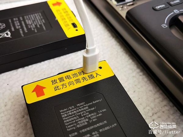 自從裝了帶可視貓眼的智能門鎖，再也不用擔(dān)心女朋友一個(gè)人在家了