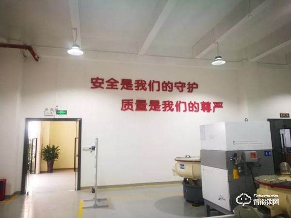 恒昱智暢：用先進(jìn)設(shè)備助力生產(chǎn)智造 | 2019中國(guó)建博葵花獎(jiǎng)?wù){(diào)研團(tuán)走訪實(shí)錄