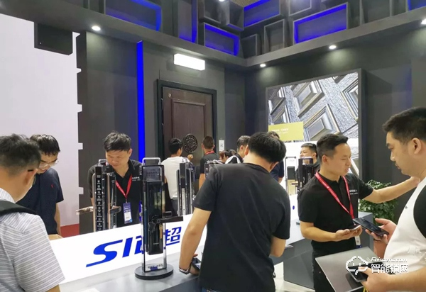 廣州建博會首秀 | 超人智能鎖攜全品類驚艷亮相，掀起熱潮！