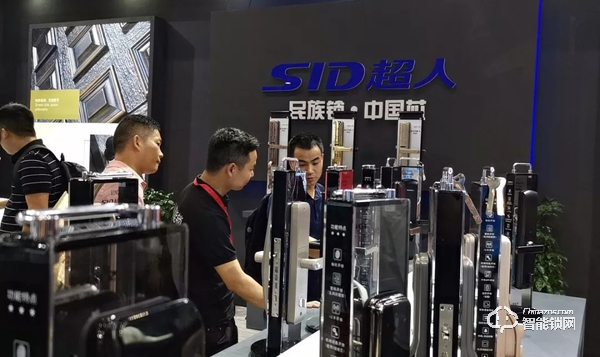 廣州建博會首秀 | 超人智能鎖攜全品類驚艷亮相，掀起熱潮！