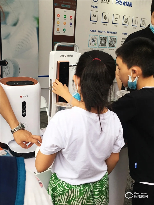 “5G+”浪潮：萬佳安中國福鎖驚艷亮相智能生活體驗展，開啟全民5G智慧新生活