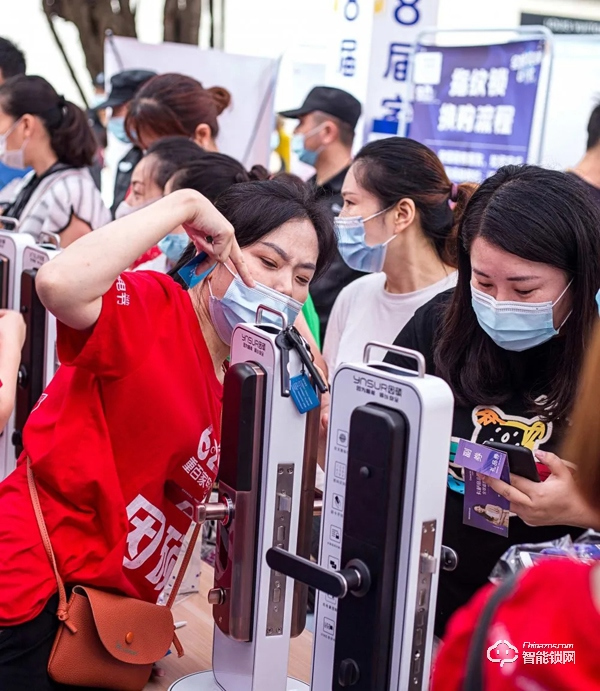 重慶百貨電器618大賣！解放碑上演萬人排隊搶購因碩智能鎖！