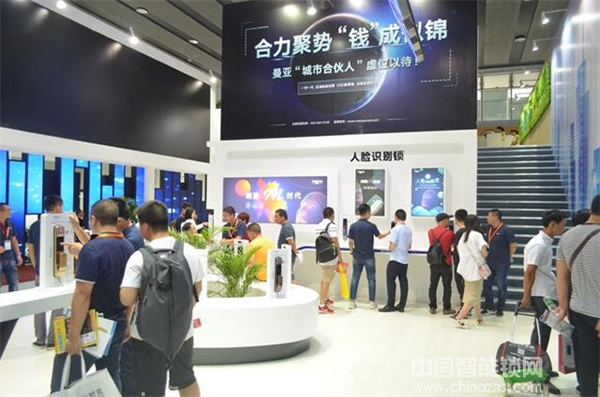 中國首款A(yù)I智能鎖亮相建博會(huì) 用科技賦予