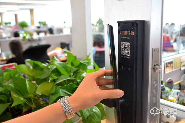鹿客智能鎖怎么換電池 鹿客智能鎖沒(méi)電怎么辦