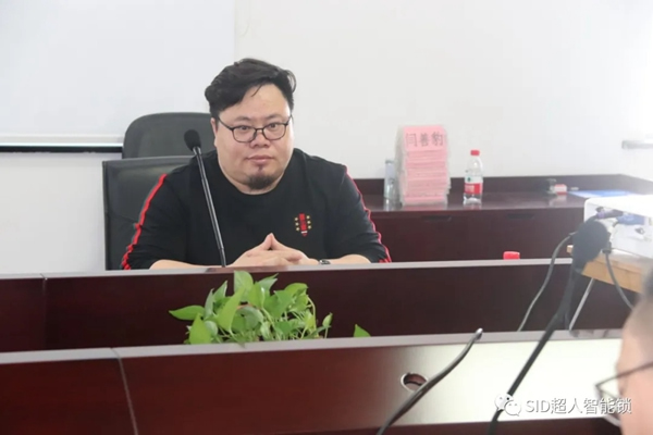 河南省房地產(chǎn)招標(biāo)采購(gòu)協(xié)會(huì)走進(jìn)超人集團(tuán)參觀考察