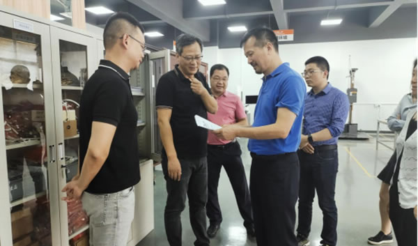 CSLP迎接公牛集團(tuán)董事長(zhǎng)兼總裁阮立平一行來(lái)訪交流