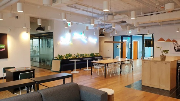 河?xùn)|智能家居：韓國(guó)WeWork，智能照明，點(diǎn)亮共享辦公空間