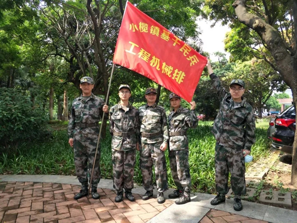 楊格鎖業(yè) 穿上軍裝的他們，英姿颯爽