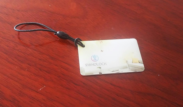 為了防止物品被偷，供電所洗手間裝上了指紋鎖