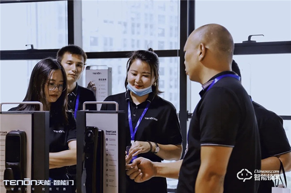 智聯(lián)世界·亞太天能2021年度招商大會(huì)暨智能門鎖新品發(fā)布會(huì)完美收官！